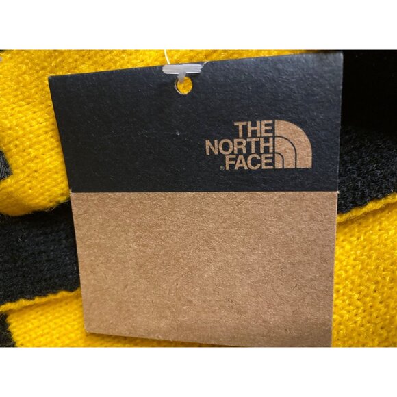 The North Face Yellow Logo Scarf - New with Tags, Stylish & Warm - Picture 6 of 6